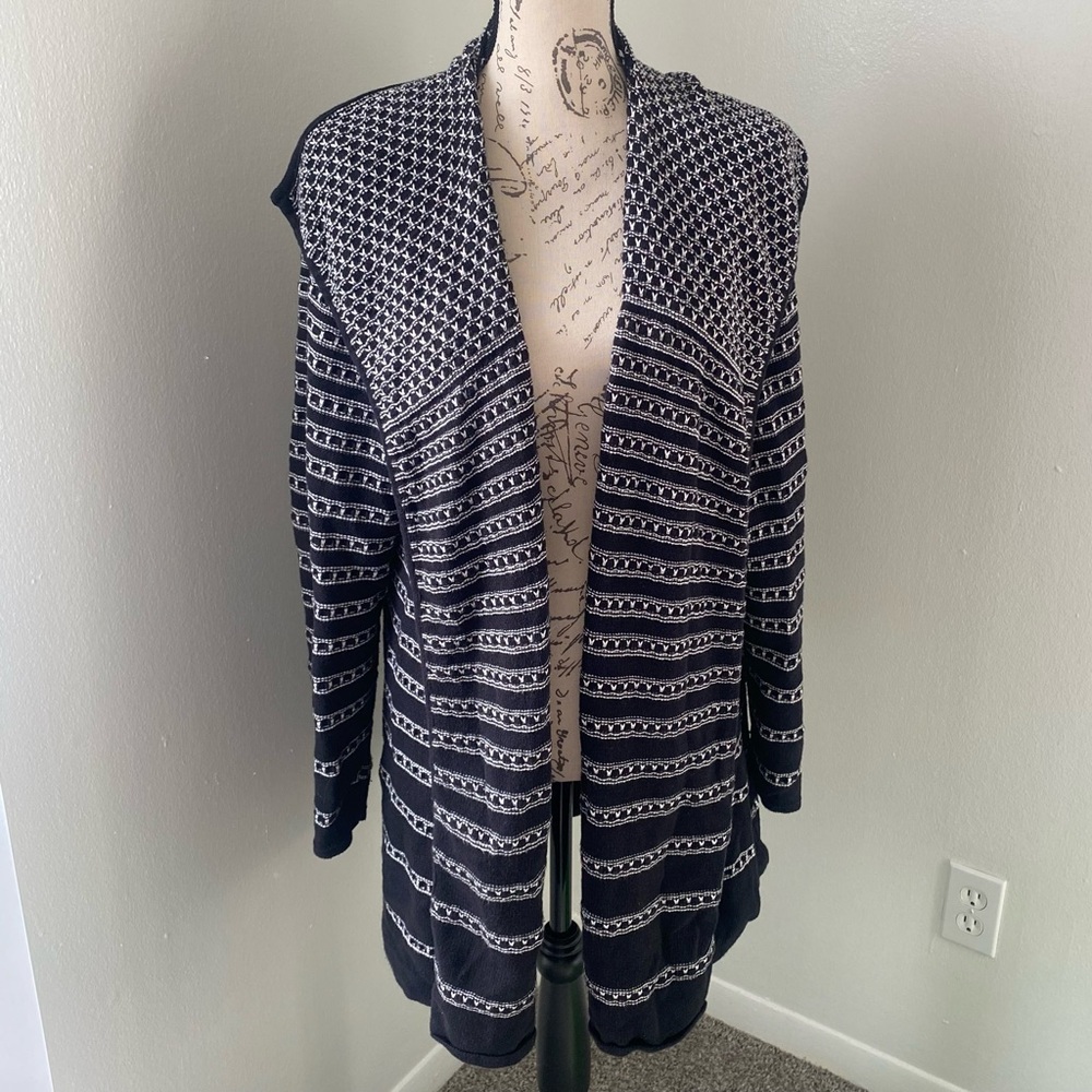Dana Buchman Women’s XXL Black and White Long Sleeve Open Front Novelty Poncho